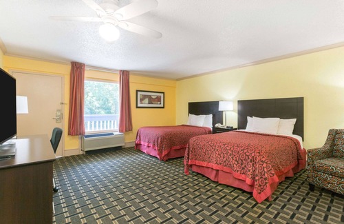 Garden City Hotel | Days Inn by Wyndham Savannah Airport
