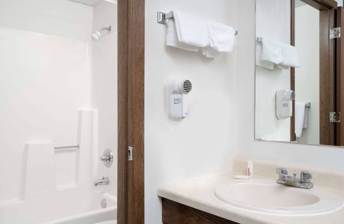 St. Cloud Hotel | Days Inn by Wyndham St Cloud
