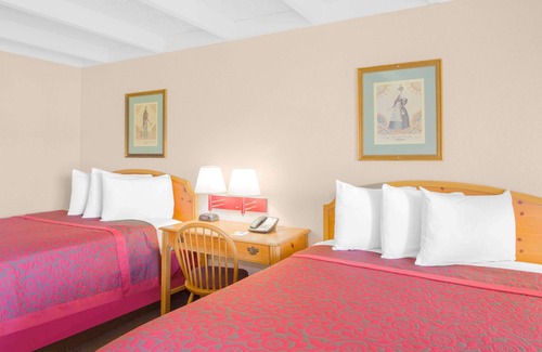 Griffin Heights Hotel | Days Inn by Wyndham Tallahassee University Center