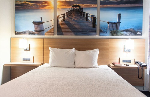 Troy Hotel | Days Inn by Wyndham Troy