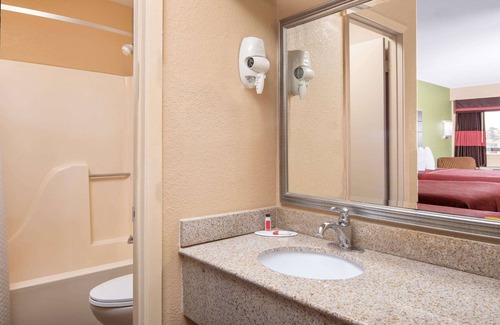 Tupelo Hotel | Days Inn by Wyndham Tupelo