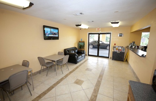 De Funiak Springs Hotel | Days Inn by Wyndham DeFuniak Springs