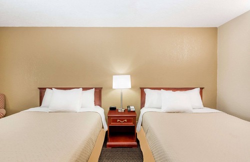 West Des Moines Hotel | Days Inn by Wyndham West Des Moines