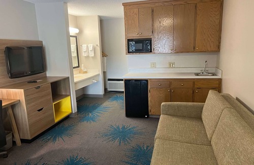 Valdosta Hotel | Days Inn by Wyndham Valdosta I-75