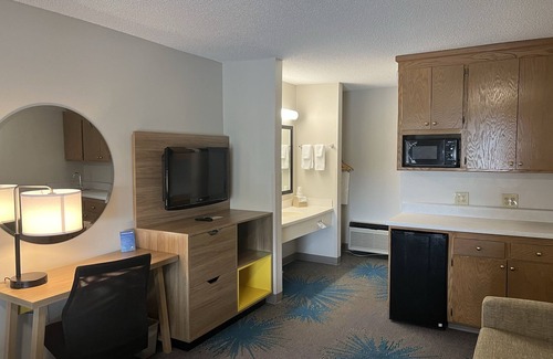 Valdosta Hotel | Days Inn by Wyndham Valdosta I-75