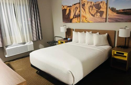 Pinnacles Entrance Badlands Hotel | Days Inn by Wyndham Wall