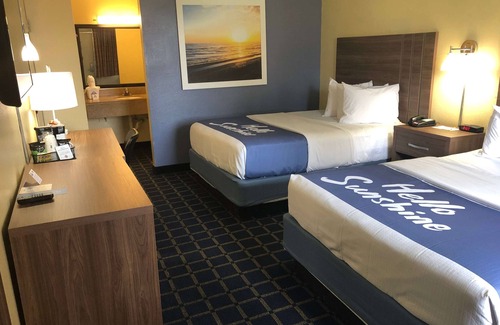 York Hotel | Days Inn by Wyndham York Alabama