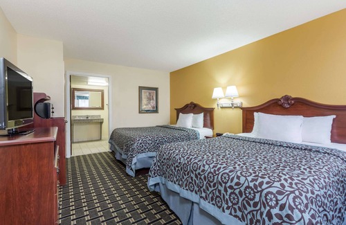 Warner Robins Hotel | Days Inn & Suites by Wyndham Warner Robins Near Robins AFB
