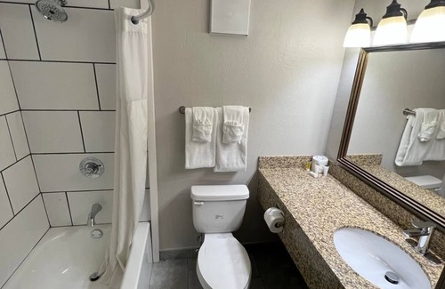 Mesa Hotel | Days Inn & Suites by Wyndham Mesa Near Phoenix