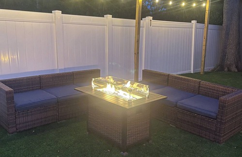 Rio Vista Cottage | Daytona Beach Centrally Located Guesthouse- 8 mins to beach