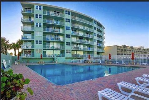 East Daytona Hotel | Daytona Beach Club 708