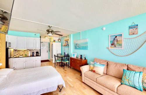 East Daytona Hotel | Daytona Beach Club 708