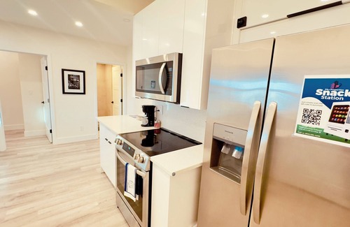 East Daytona House | Daytona Double Delight