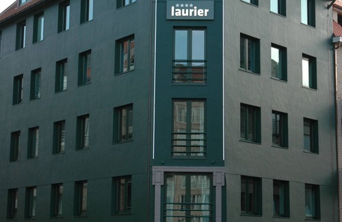 Heist Apartment | De Laurier