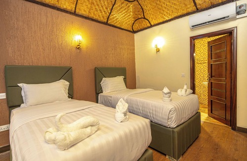 Entebbe Resort | De Rain Eco Beach Resort