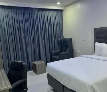 Surulere Hotel | De Rigg Place, Surulere