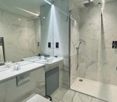 Kirkcaldy Hotel | Dean Park Hotel