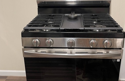Algonquin House | Deborah’s Inn, is a Spacious clean-comfortable 4 bed 2 bath home. Welcome !