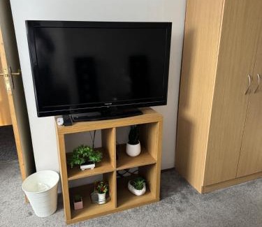 West Thornton Apartment | Decent Private Floor In Suburban Area