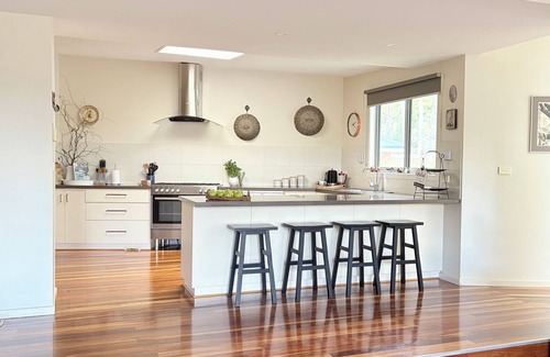 Hepburn House | Deckhaus Hepburn Retreat