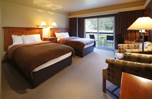 Lake Louise Hotel | Deer Lodge