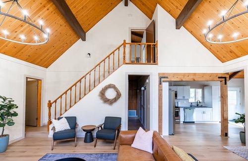 Cedar Glen Cabin | Deer Run Cabin (+Lake Access)