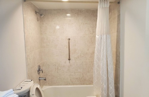 Madison Hotel | Deerfield Inn & Suites