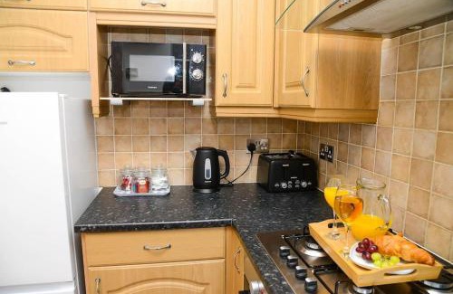 Barnsley Apartment | Delightful 2 bed town centre house, sleeps 4