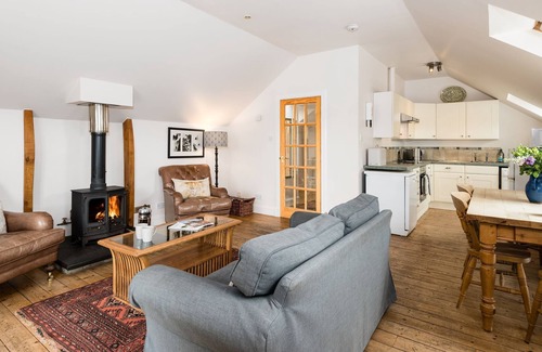 Murthly Cottage | Delightful holiday cottage in a peaceful, rural location with stunning views