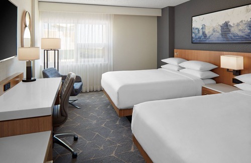 Calgary Hotel | Delta Hotels by Marriott Calgary Airport In-Terminal