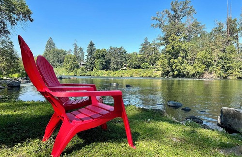 Fruitdale Cabin | Deluxe Cabin 5 - Rogue River Resort