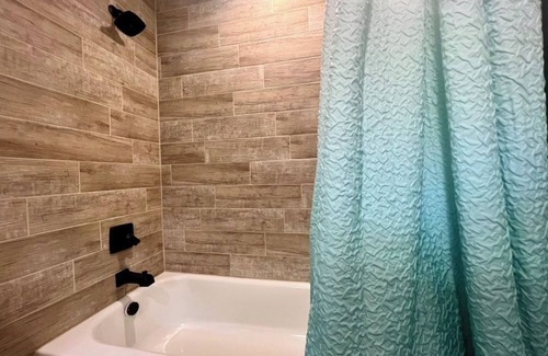 Fruitdale Cabin | Deluxe Cabin 5 - Rogue River Resort