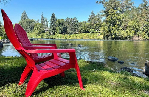 Fruitdale Cabin | Deluxe Cabin 5 - Rogue River Resort