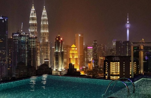 Kuala Lumpur City Centre Apartment | Deluxe King Suite with Garden View 15