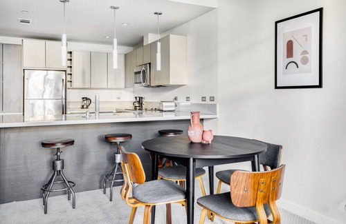 The Villas Apartment | Deluxe Santana Row 1BR w/Gym & BBQ, 10 mins to Target, by Blueground