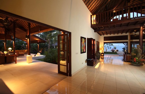Dencarik Villa | DENCARIK/LOVINA LUXURY VILLA WITH PRIVATE POOL DIRECTLY AT THE BEACH