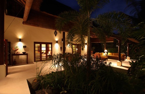 Dencarik Villa | DENCARIK/LOVINA LUXURY VILLA WITH PRIVATE POOL DIRECTLY AT THE BEACH