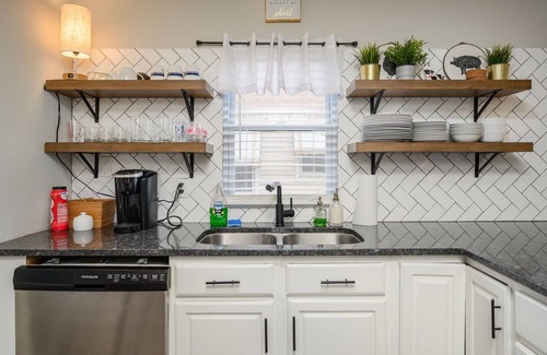 Algonquin House | !Derby City Sanctuary- 4 bed 2 bath renovated home