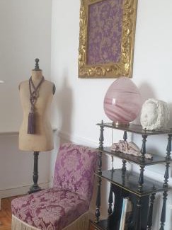 Quintin Bed & Breakfast | Des fleurs au balcon