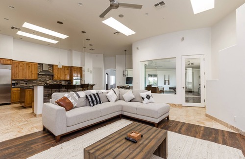Pinnacle Peak House | Desert Dreamland - Pool&Spa- Pickle ball & more!