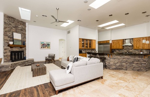 Pinnacle Peak House | Desert Dreamland - Pool&Spa- Pickle ball & more!