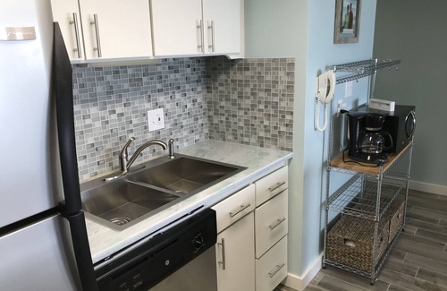 Holiday Isle Condo | Destin Gulf Front Condo - Top Floor View - Sleeps 6!