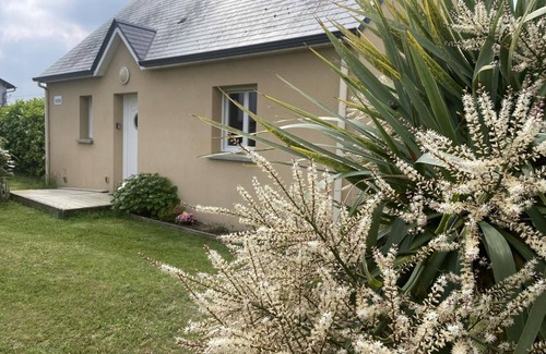 Saint-Germain-sur-Ay Cottage | Detached House with Garden in Saint-Germain-sur-Ay