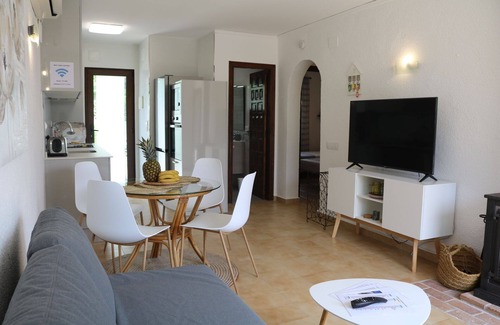 Paichi Villa | Detached villa walking distance to town, supermarket & beach, com. pool & tennis