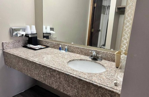 Devils Lake Hotel | Devils Lake Inn By OYO Near Devils Lake Regional Airport