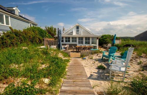 Wading River House | Diana Luxury Retreat: Private Beach and Vineyards