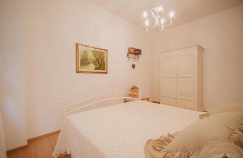 Casale Marittimo Apartment | dimora 13