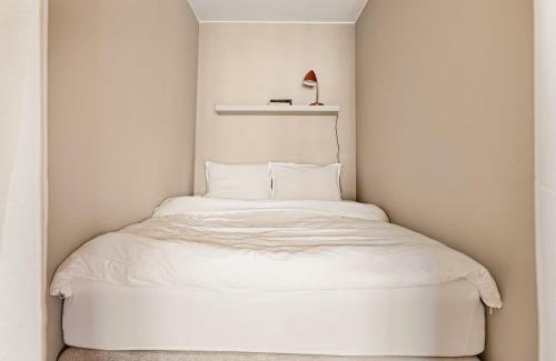 Arstad Apartment | Dinbnb Apartments I City Oasis, workspace & elevator!