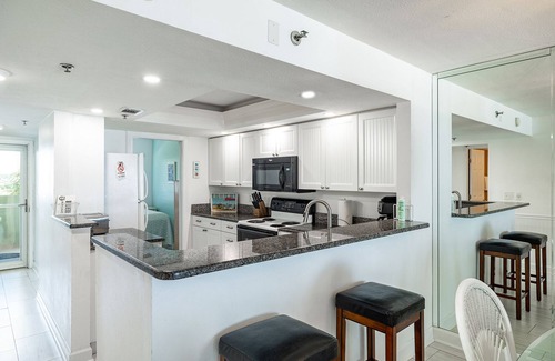 Indian Shores Condo | Direct Beachfront! Renovated! Amazing Views! SEE REVIEWS! CLEAN! SandCastle1 407