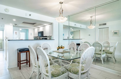 Indian Shores Condo | Direct Beachfront! Renovated! Amazing Views! SEE REVIEWS! CLEAN! SandCastle1 407